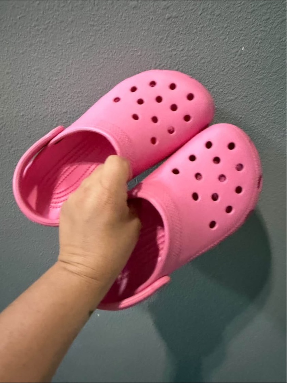 CROCS Classic Clog Sandals in pink lemonade women’s 7